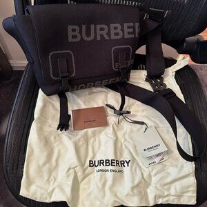 AUTHENTIC Burberry Horseferry Unisex Nylon Black 8058490 Messenger Bag